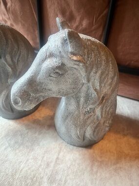 Set of Decorative Horse Head Bookends in Weathered Gray